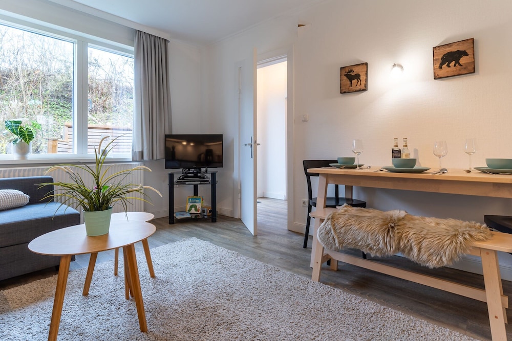 Apartment Near North Sea Dike With Garden