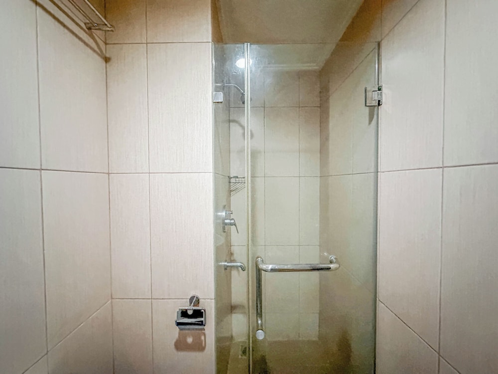 Best Price And Relaxing Studio (No Kitchen) At Tamansari Papilio Apartment