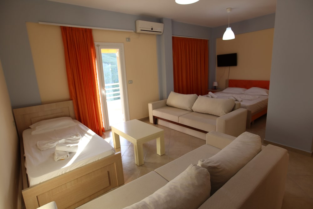Karos Hotel Llaman