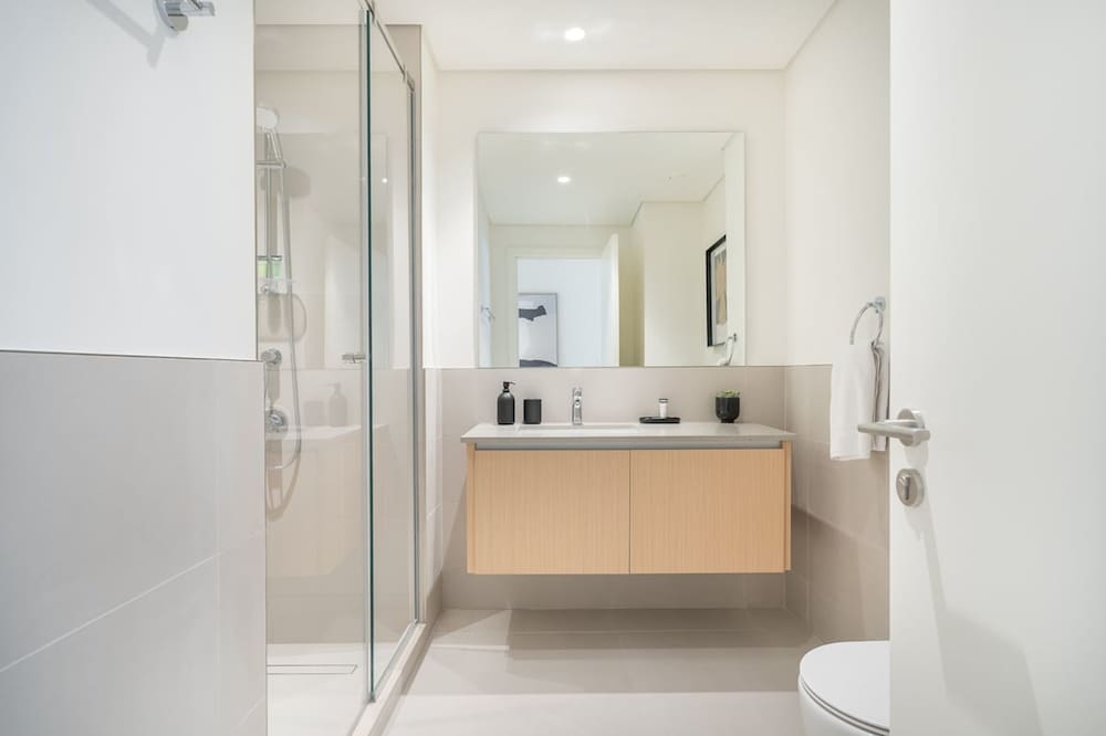 Elegant 4-bedroom Apartment Perfect for Families in Dubai Creek Harbour