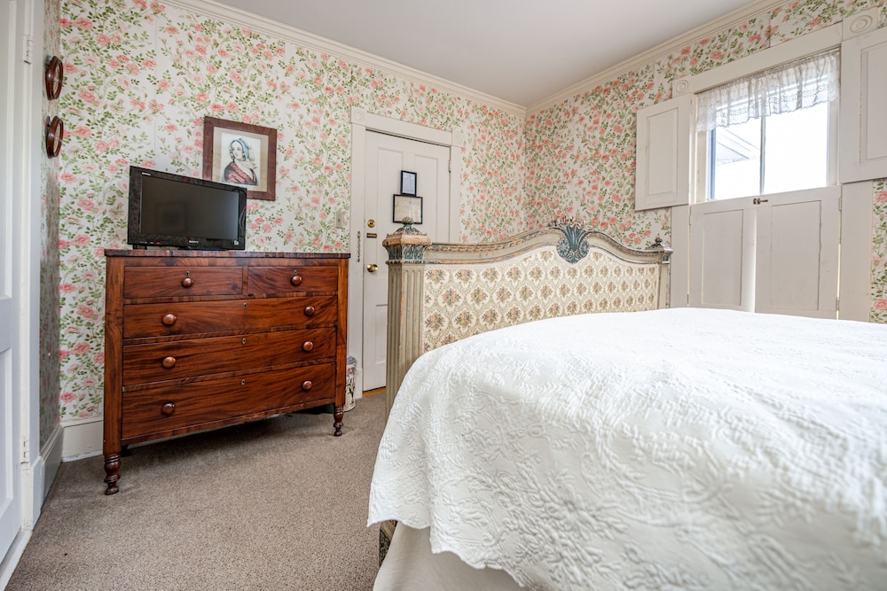 Wayside Inn
