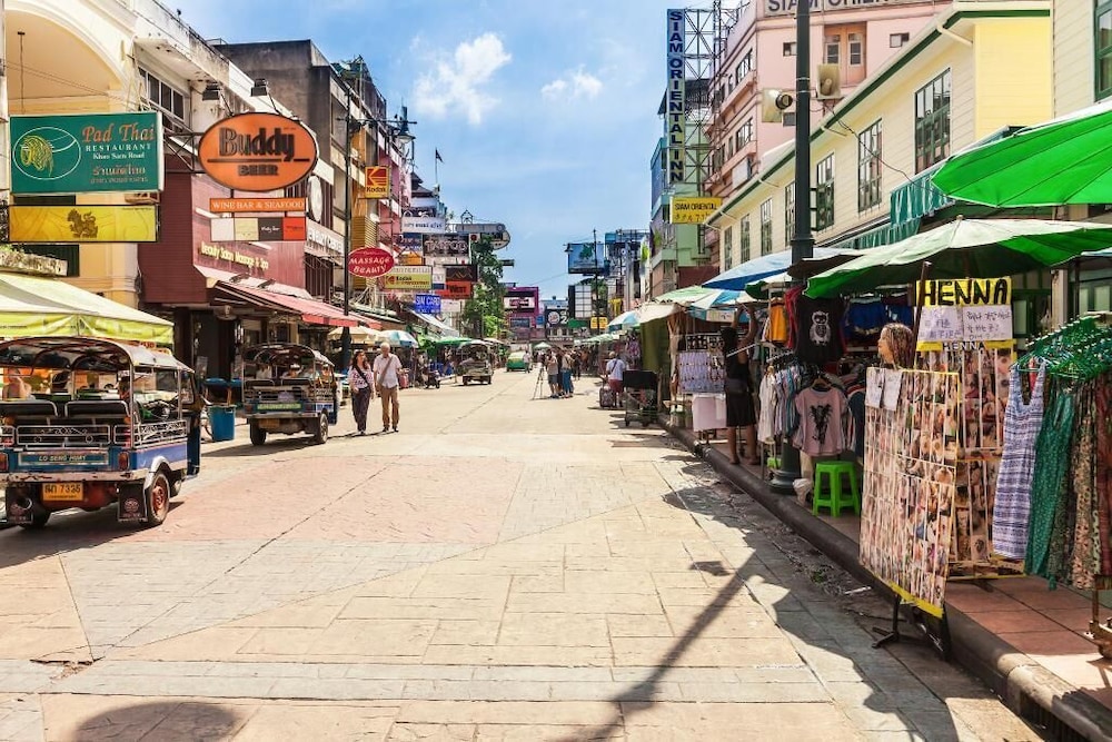 BED STATION HOSTEL KHAOSAN