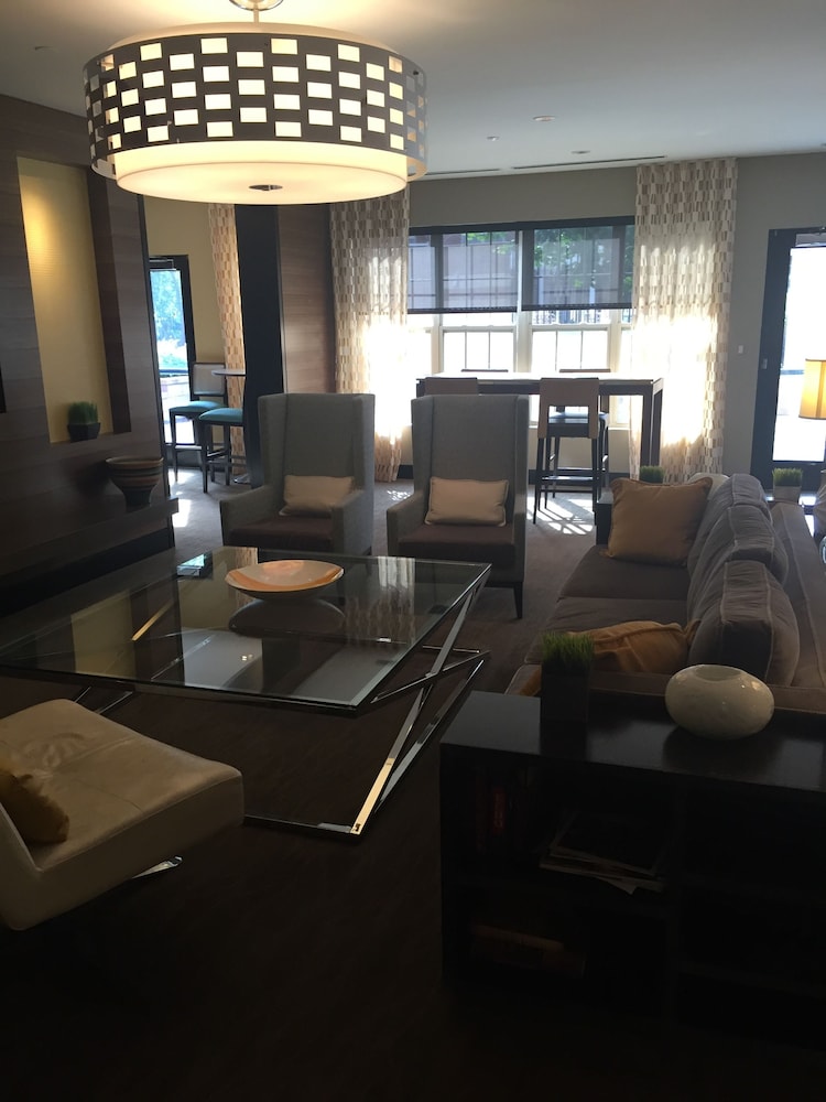 Madison at Ballston by Exec Apartments