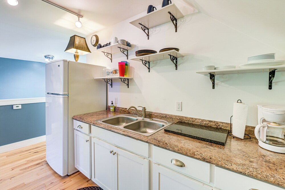1 Mi to Acadia National Park: Spacious Retreat!