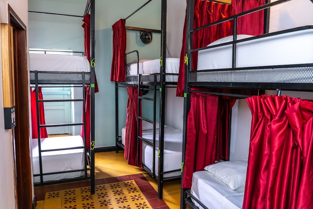 Traveler Hostel