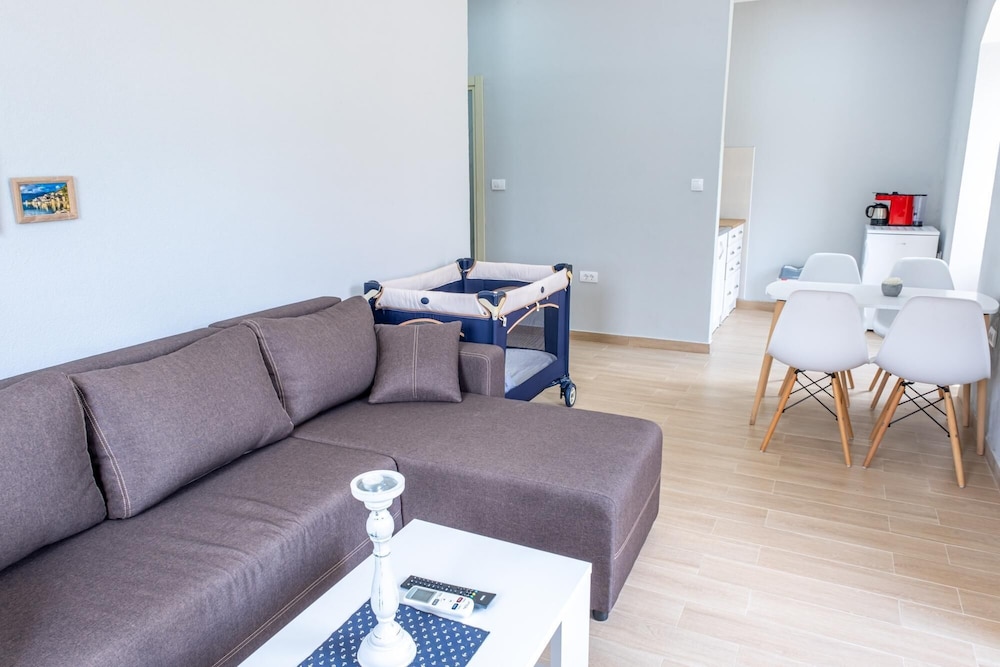Stone Studio Flat 1 min to Beach in Tivat view 3
