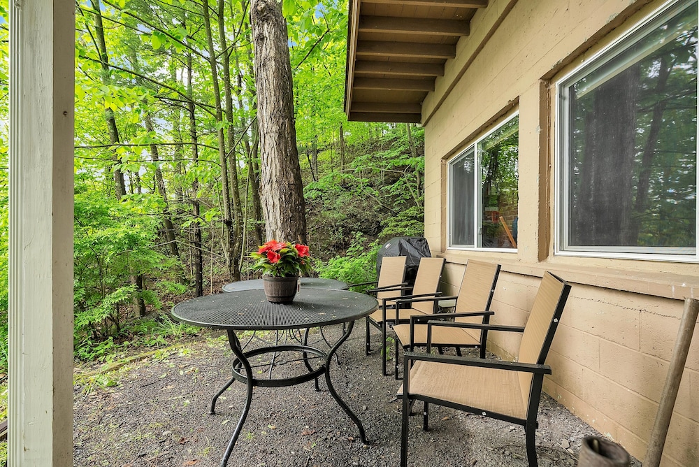 Peaceful Lakefront Getaway On Cayuga Lake 4 Bedroom Cottage