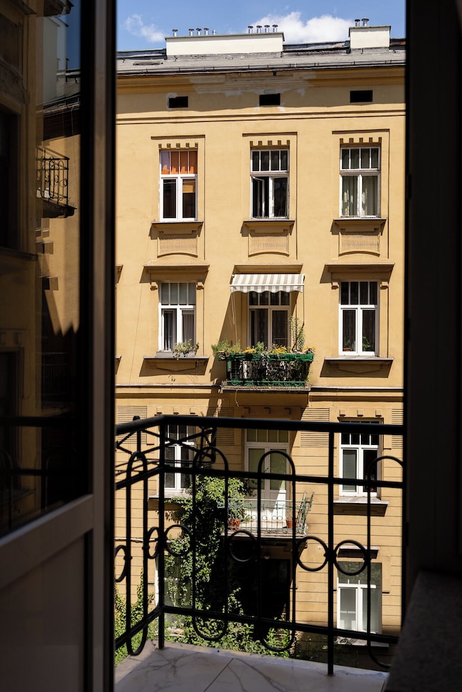 OLD TOWN Charm & Chic by Downtown Apartments