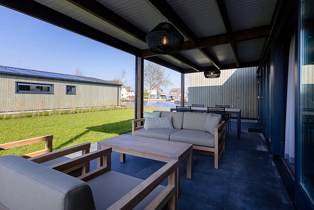 Docklodge Stay by the Water