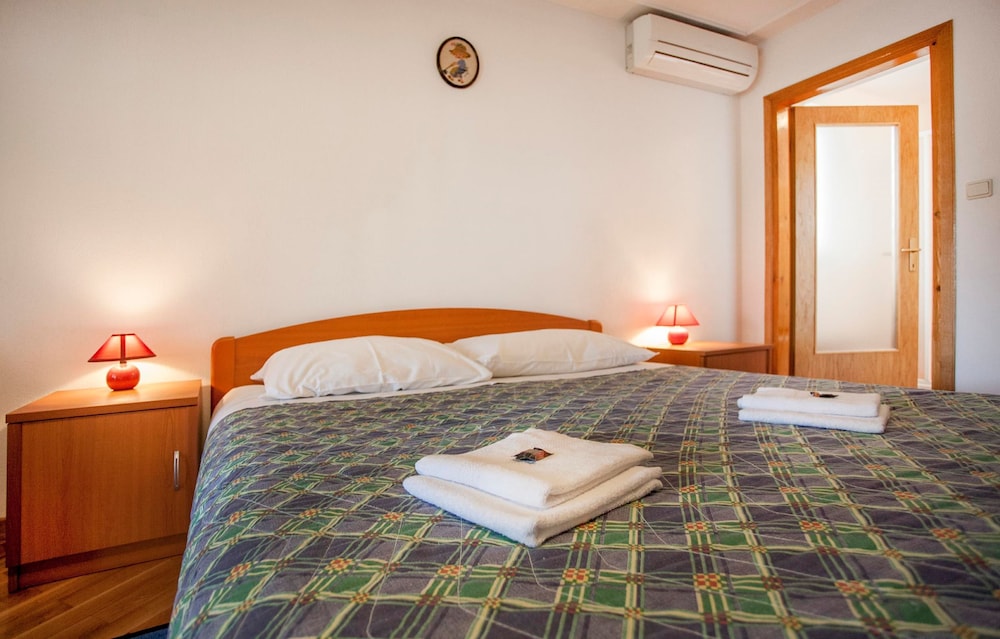 Apartments Cademia