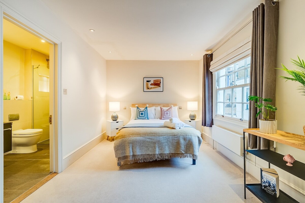 Charming Spacious 5 Bed Mews House - Kensington