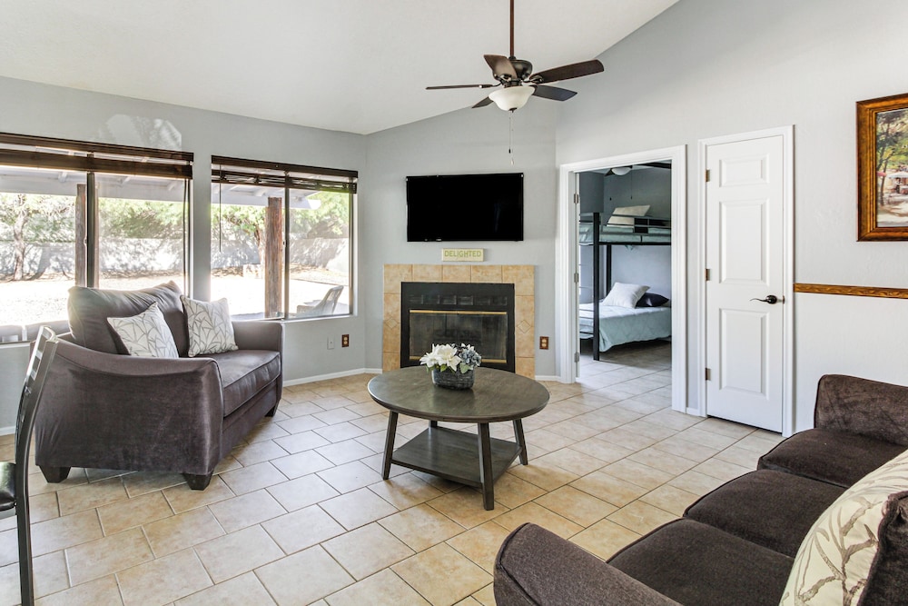8 Mi to Linda Vista Trail: Tucson Home w/ Patio