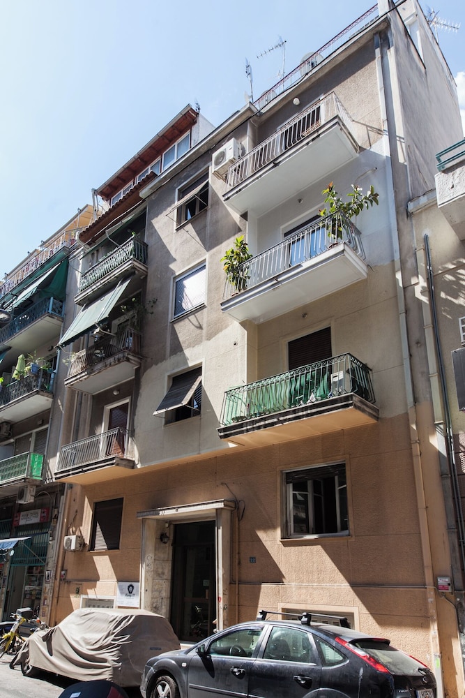 Charming Balcony Escape in Kipseli