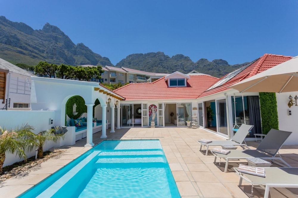 La Casita - Camps Bay view 2