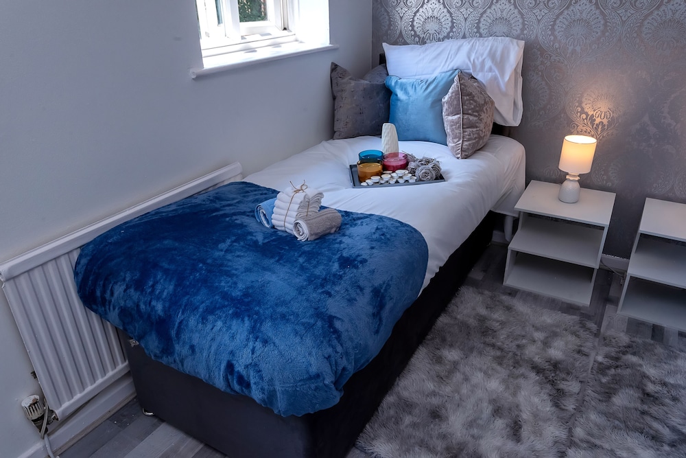 I Love London! A Stunning 2 Bed Home Sleeps 1-3!