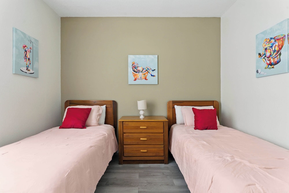 Resort Condo 3BR - Pool Balcony Near Disney