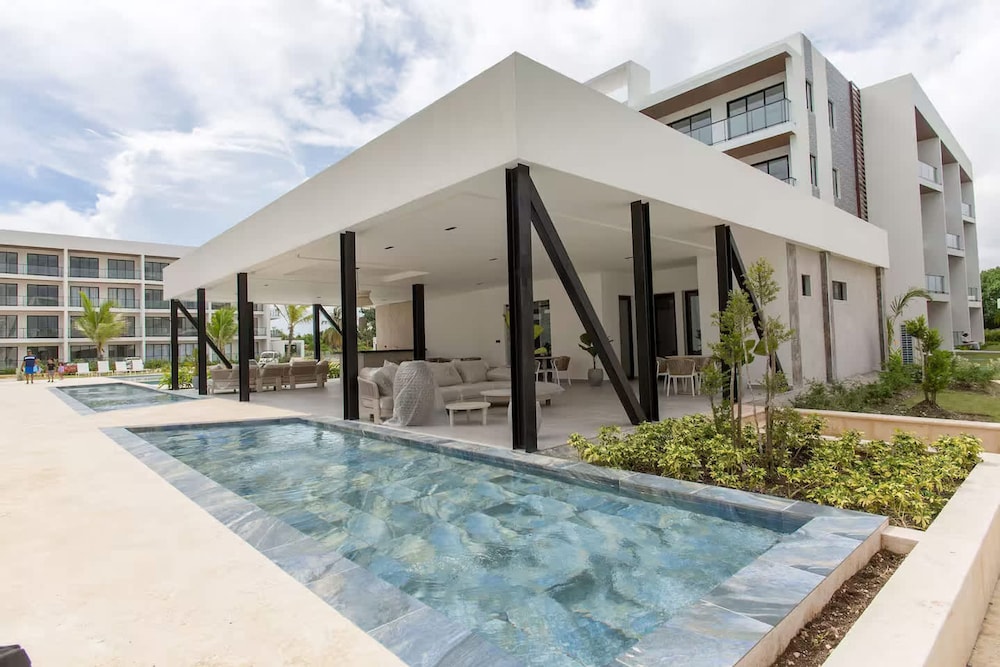NOK Spectacular 1 BR by Vistacana Rentals