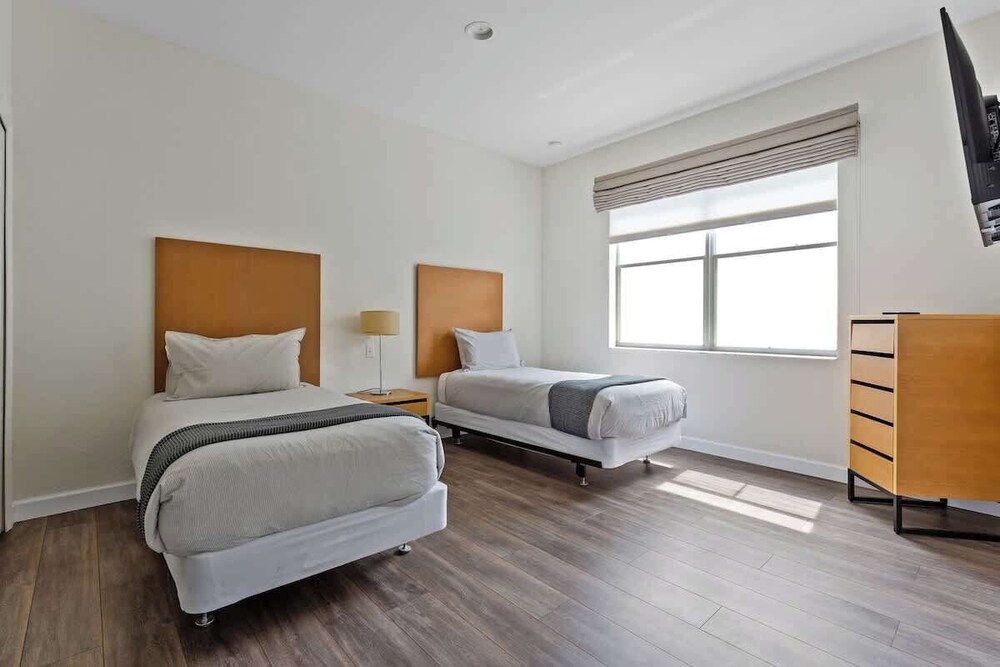 Pet Friendly 4 BR With Hot Tub