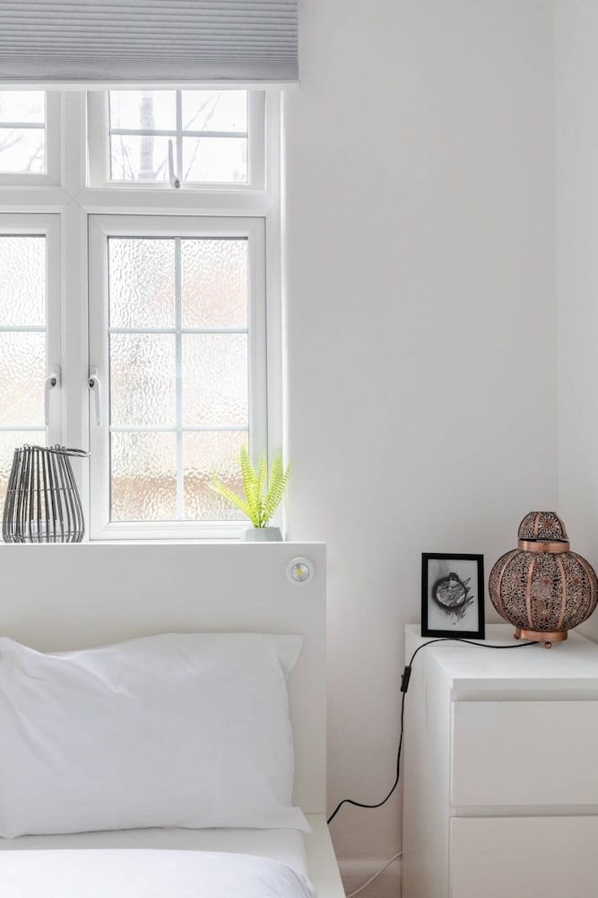 Hidden 1BD Flat Near Regents Park, Warwick Avenue