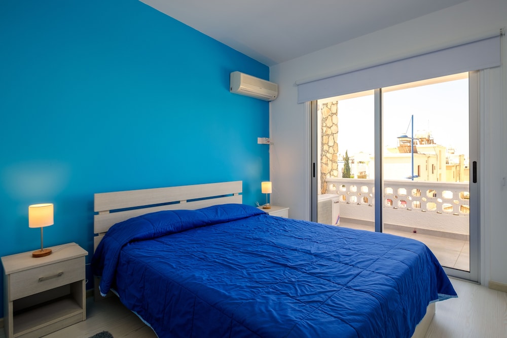 Anonymous - 2BR - 2Floors - Central view 2