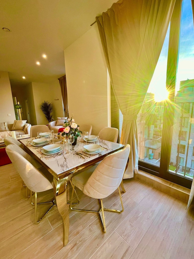 One Lux Stay Near Antwerp Central - 2 Bedroom 1 5 Bathroom