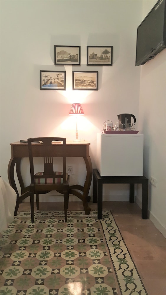 Los Canaritos Guest-House