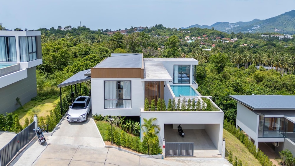 New 3BR Pool Villa in Bophut KBR46