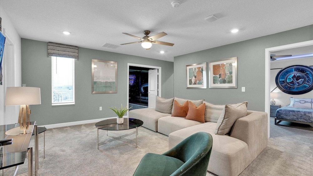 Championsgate 8 bedroom, Game room, Pool, Theater 8 Home