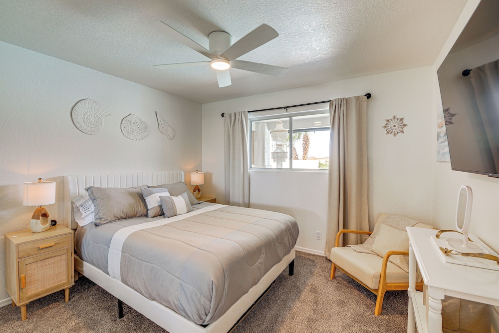 NEW Listing! Havasu Sunscape & Getaway w/ Views!