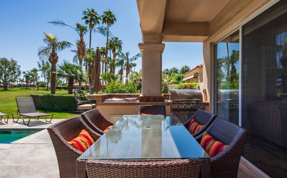 Casa Solara PGA West Pool Spa Firepit