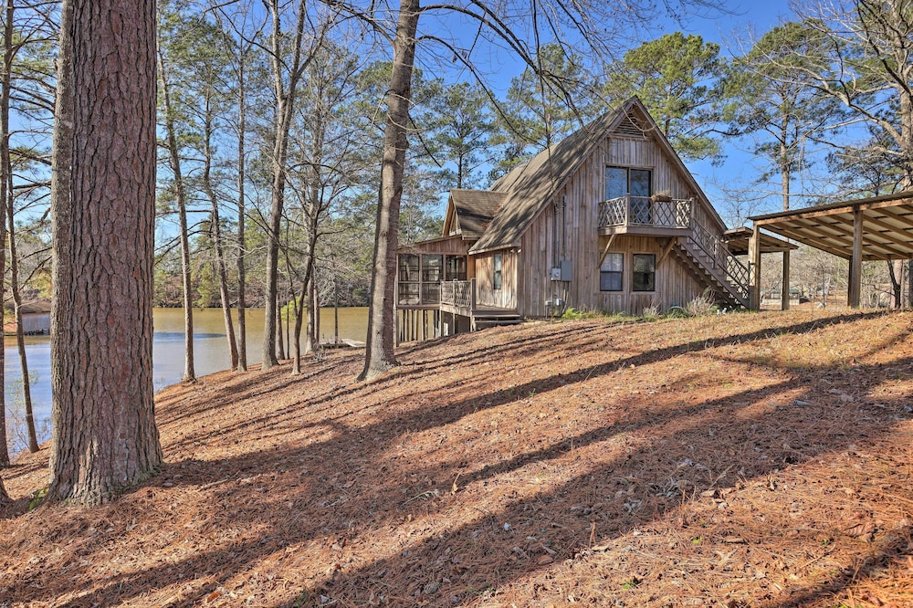 Riverfront Shelby Home w/ Private Boat Dock! view 4