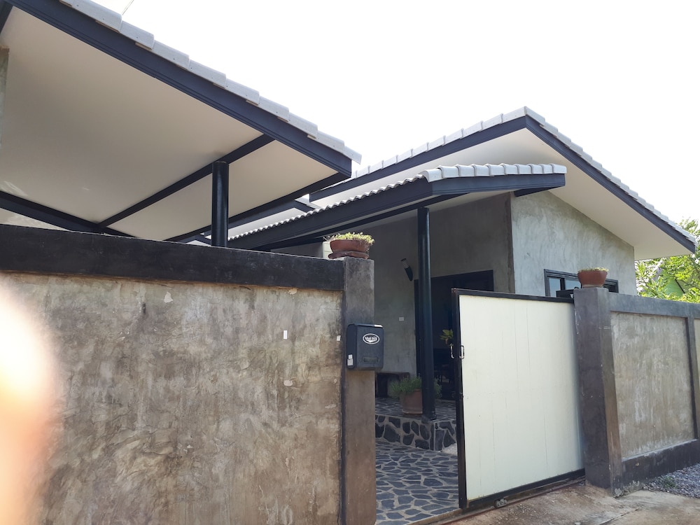 Hotel The Beach House Bungalows - Image 1