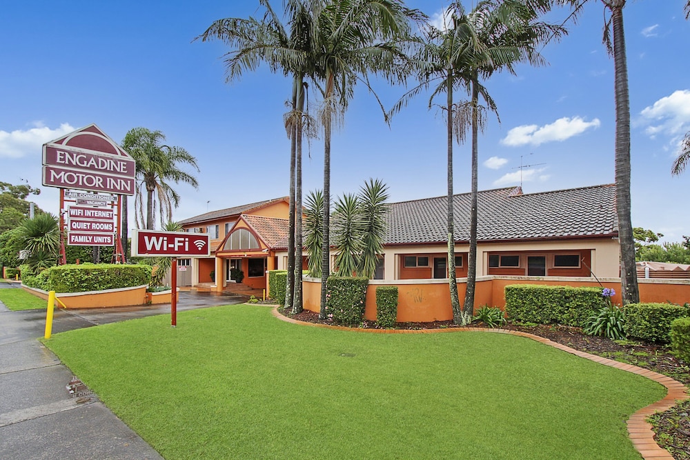 Hotel Engadine Motor Inn