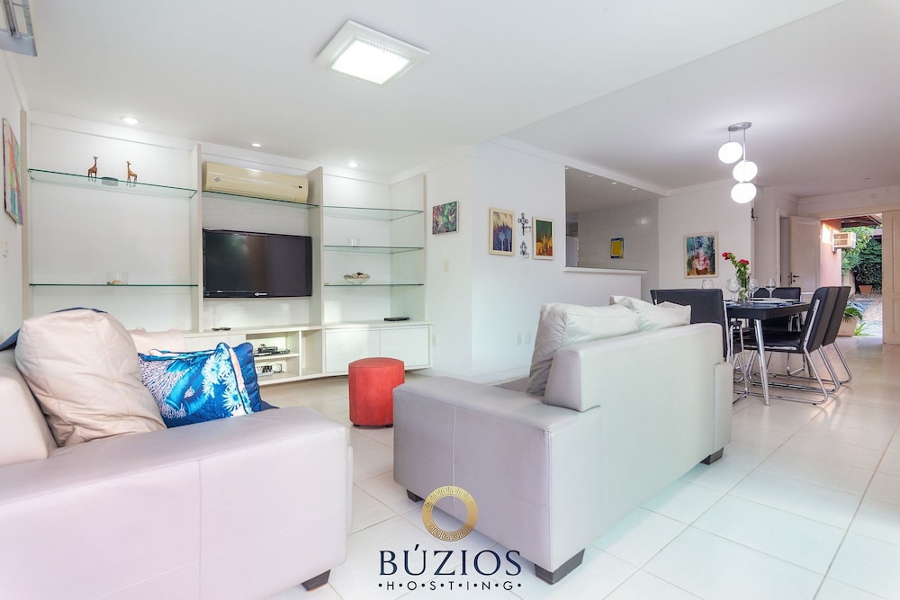 Bz36 600m Rua das Pedras Casa c piscina