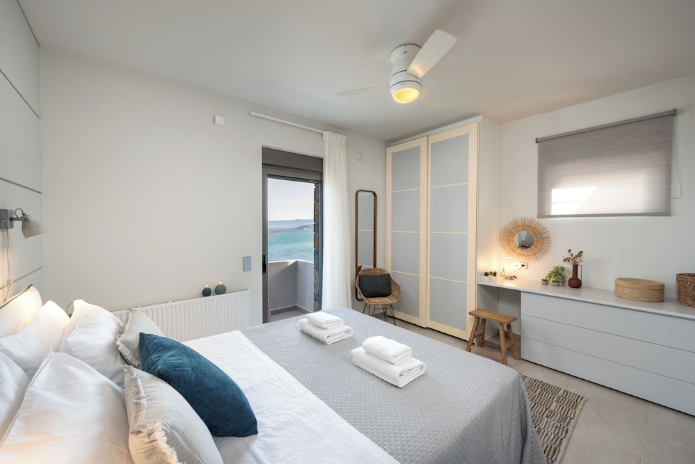 Notiko villas