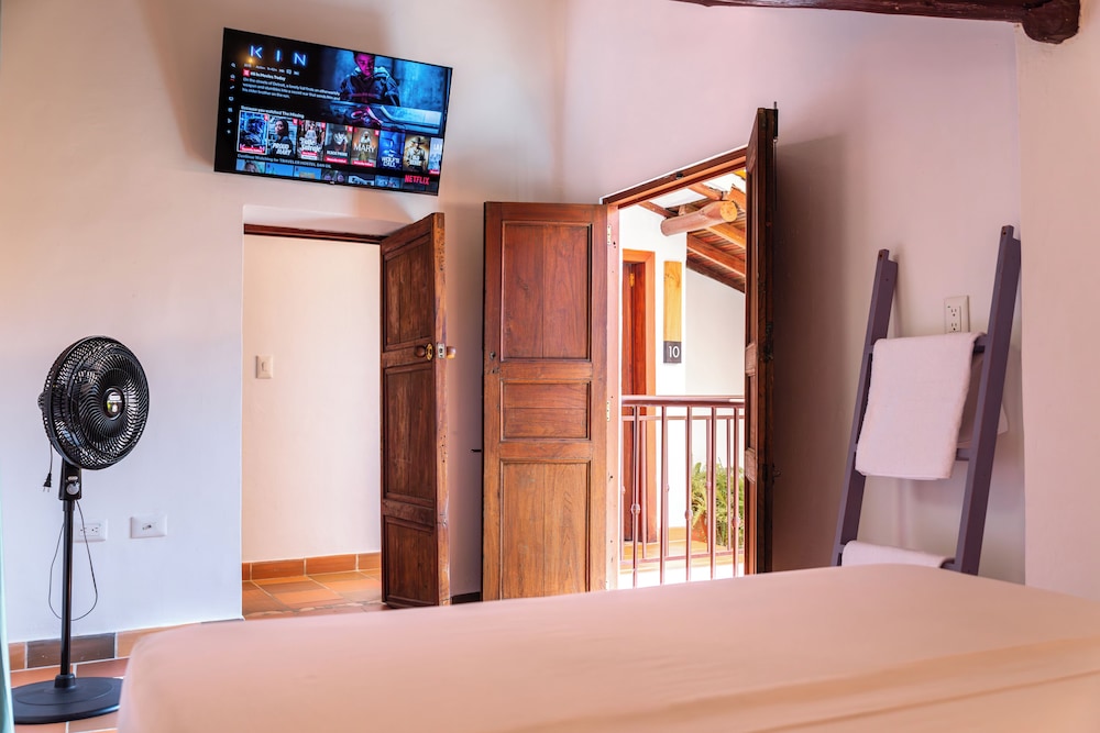 Traveler Hostel