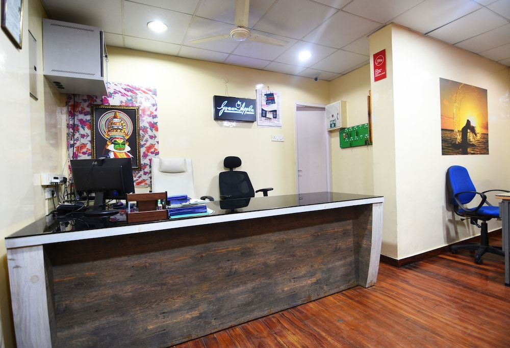Lobby & Reception