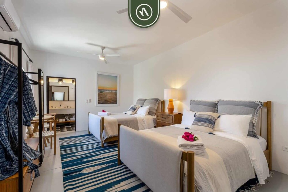 Oceanfront 10 BR Villa With Pool - Jacuzzi - Beach