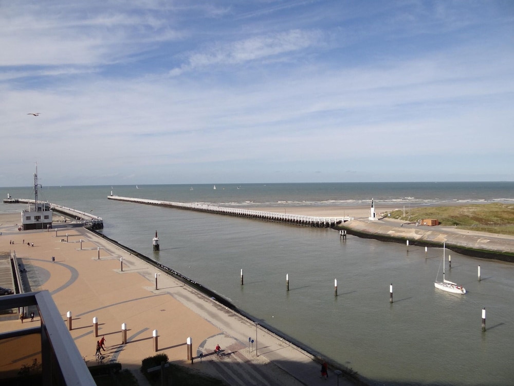 Studio in Nieuwpoort With Stunning Sea Views