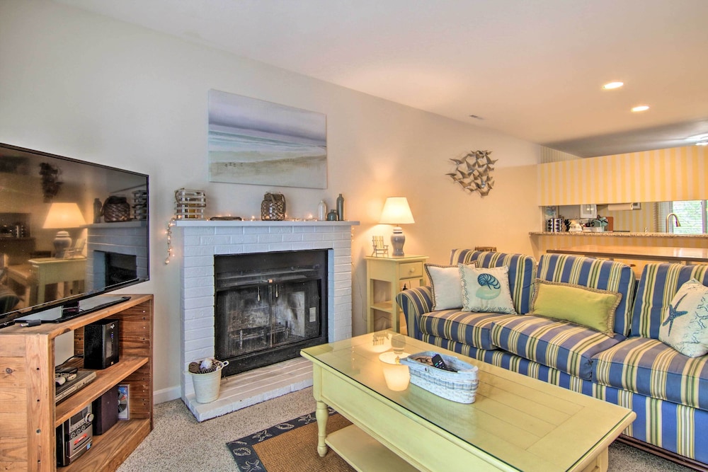 1 Mi to Bethany Beach: Quiet Home w/ Pool Access