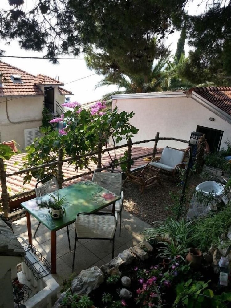 Nasta - 10 m From Beach - SA3 view 3