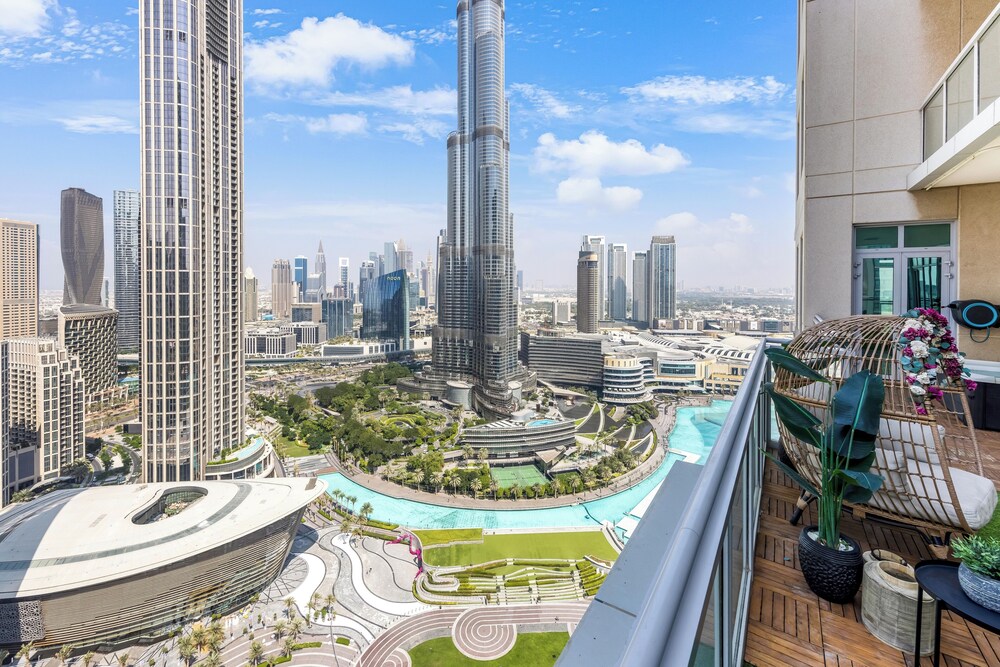 Durrani Homes - Alluring 5BR Penthouse with Burj Khalifa and Fountain View