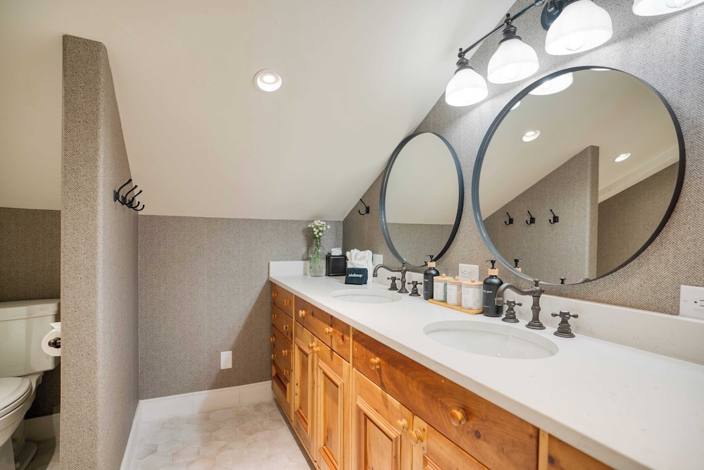 Luxury Mountain Estate w/ Indoor Pool, Gym & Hot Tub Near Keystone | Sleeps 19
