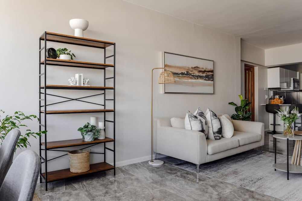 Sea-facing Apartment at Adelphi Galleria Seapoint