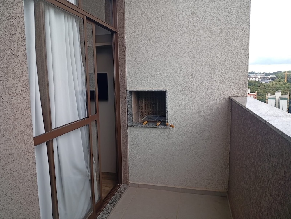 Modern Studio w/ Barbecue Grill Sel1110