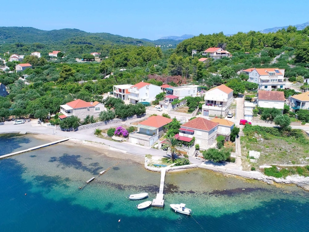 Apartments Radojkovic Lumbarda - Comfort Two Bedroom Apartment With Terrace and Sea View view 4