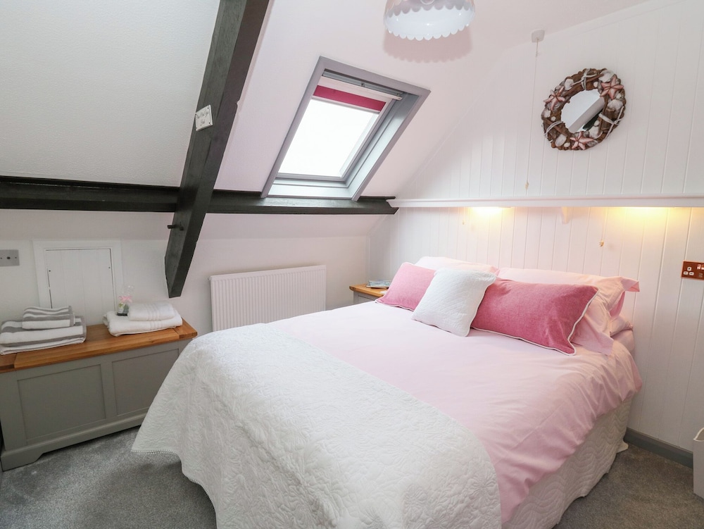 5 The Coach House