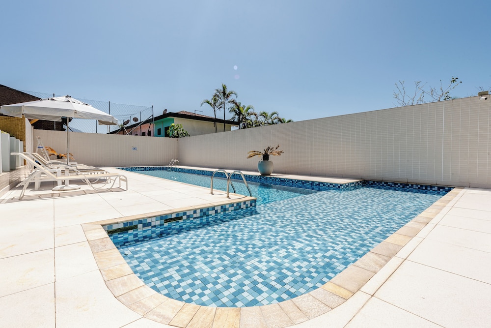 200m da praia c piscina e churrasqueira