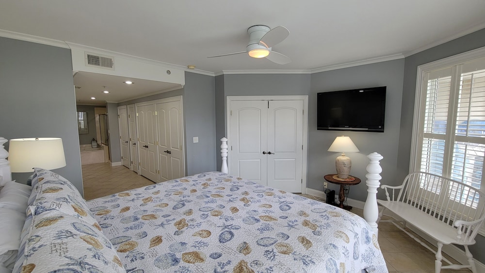 Desoto Beach Club 102