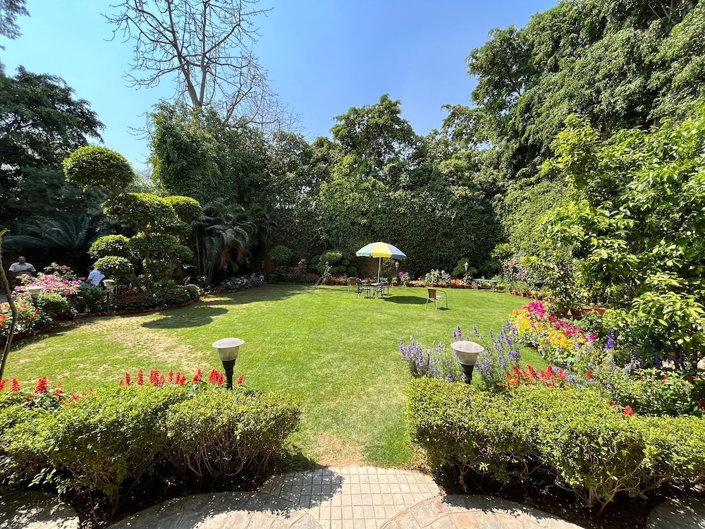 The Estate Villa